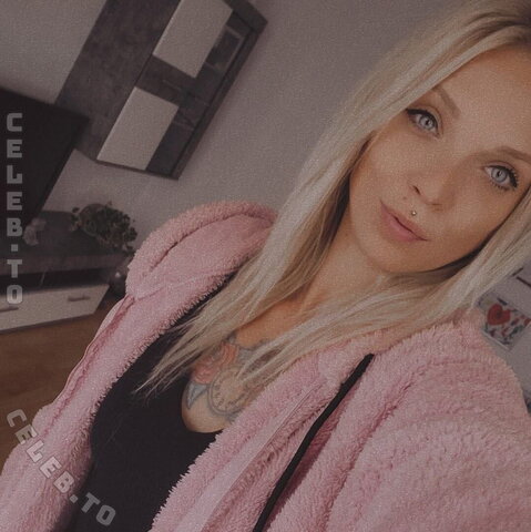 SassySas nude photo 4