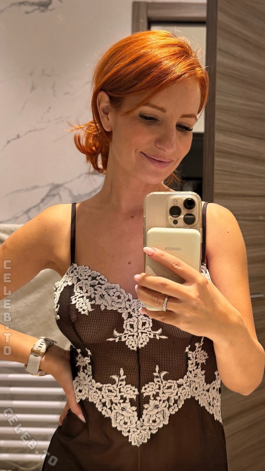 Saturdaywife nude photo 6