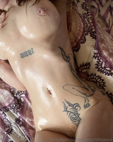 Saucychilisauce nude photo 3