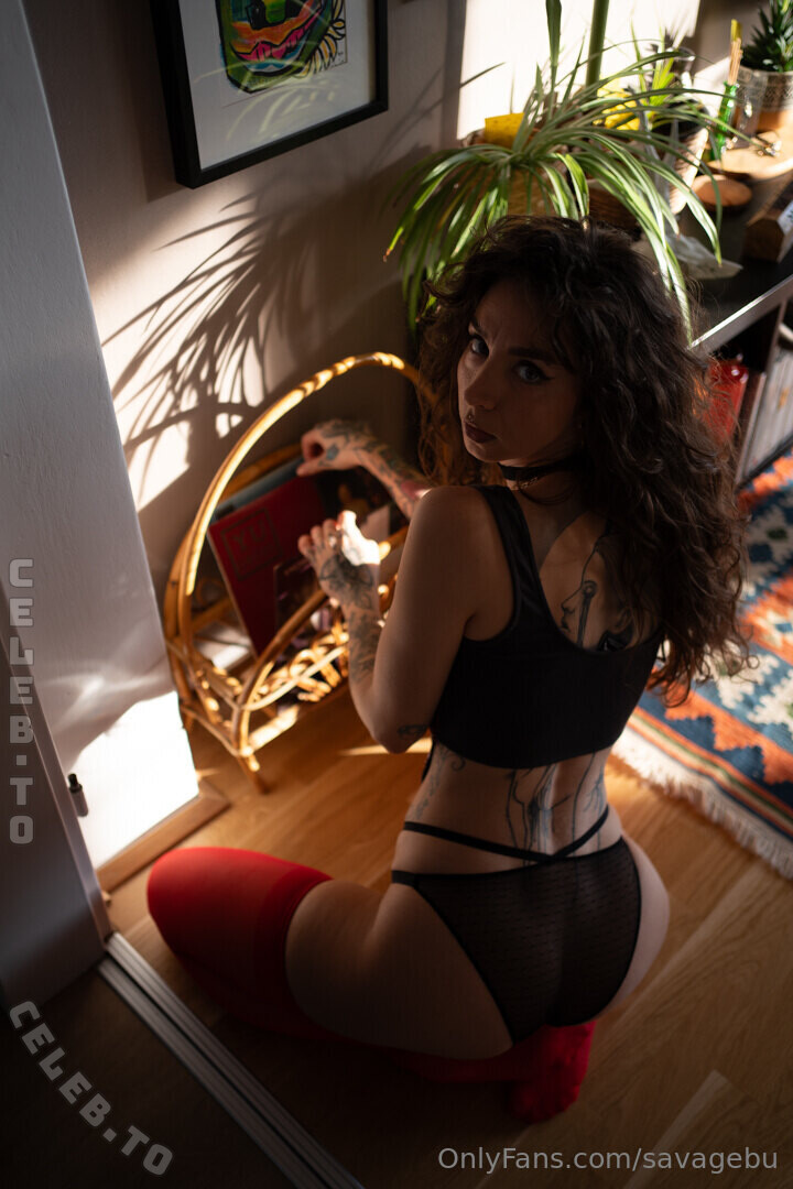 Savagebu nude photo 3