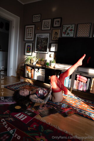 Savagebu nude photo 24
