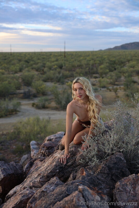 Savannahelisse nude photo 13