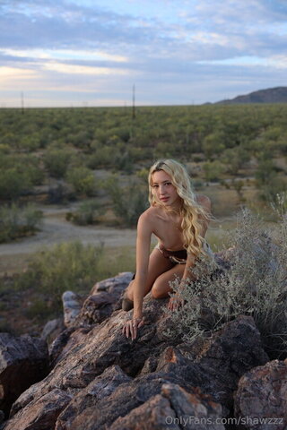Savannahelisse nude photo 6