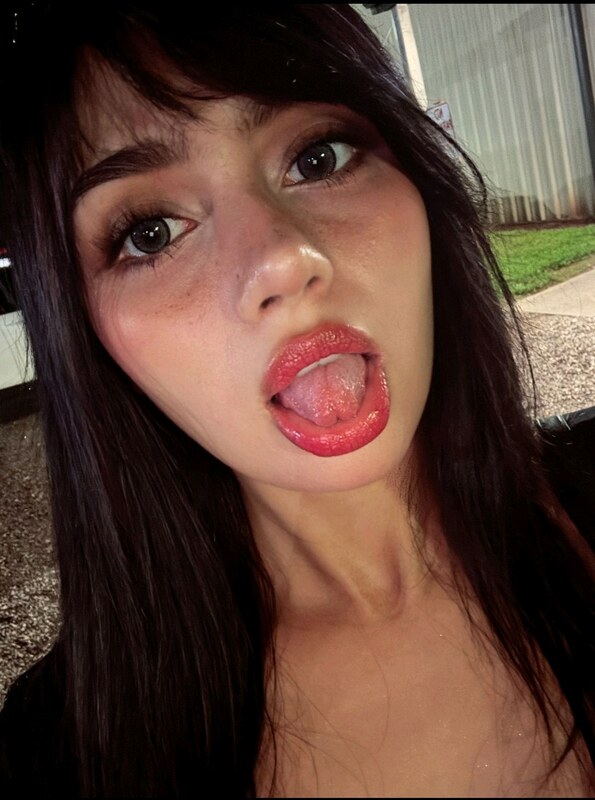 Savannahhsplitt nude photo 3