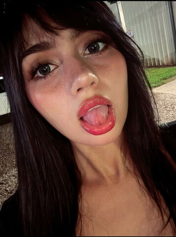 Savannahhsplitt nude photo 1