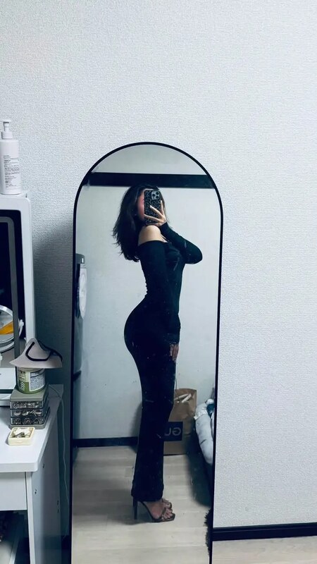 Saw Htar Hnin nude photo 3