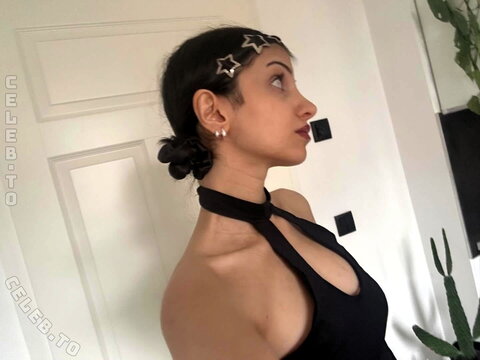 Sawana nude photo 1