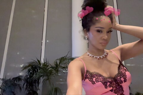 Saweetie nude photo 22