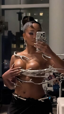 Saweetie New (3 photos)