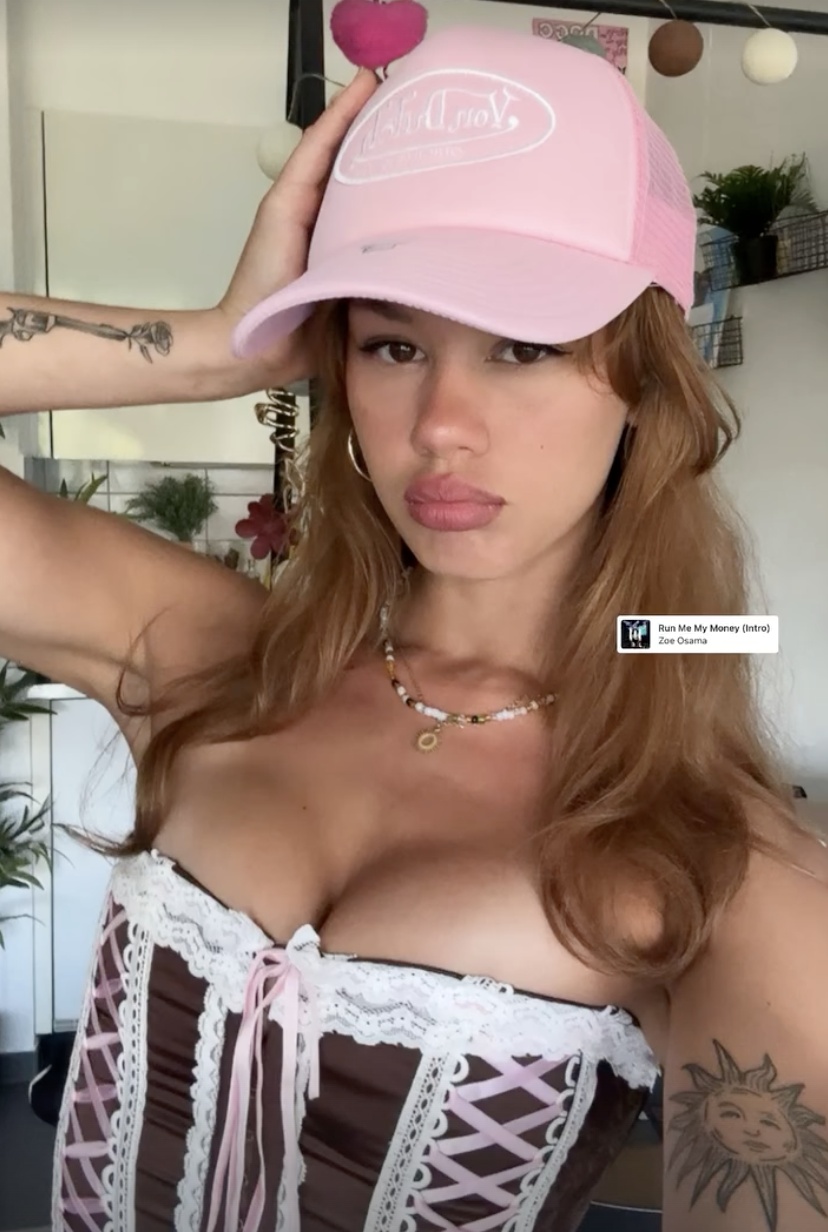 Sazilpips nude photo 4