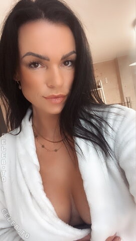 Scarlett Amour World nude photo 2