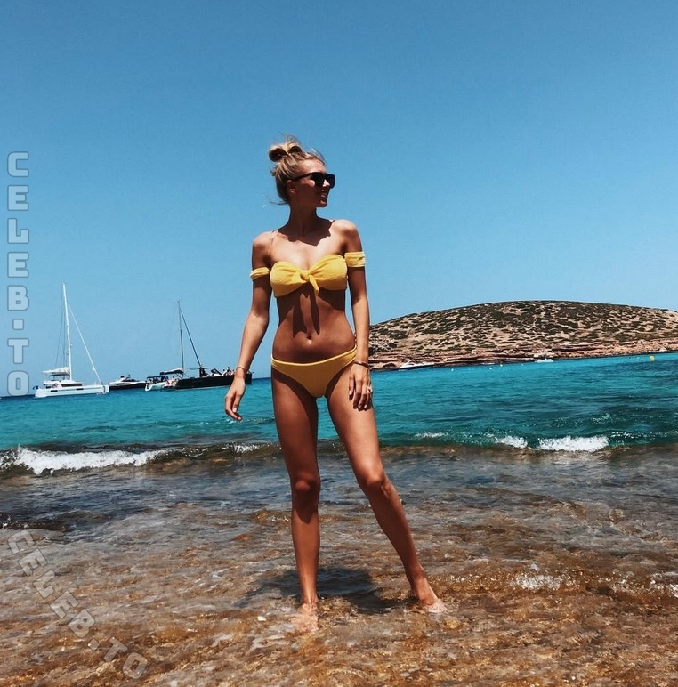Scarlett Gartmann-Reus nude photo 8
