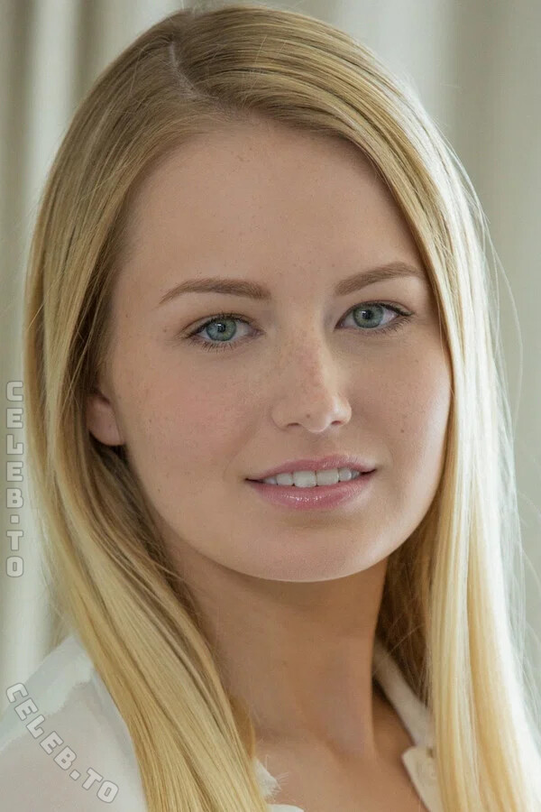 Scarlett Sage nude photo 1