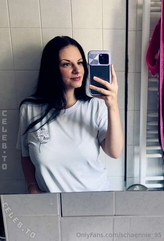 Schaennie_95 nude photo 23