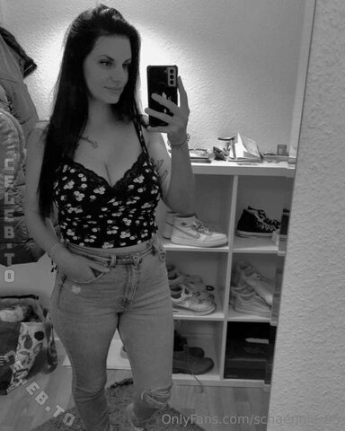 Schaennie_95 nude photo 20