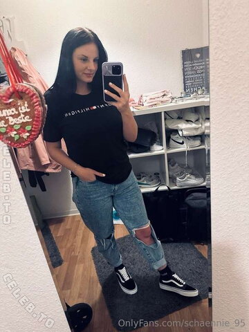 Schaennie_95 nude photo 19