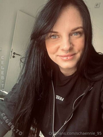 Schaennie_95 nude photo 13