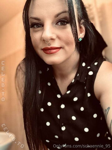 Schaennie_95 nude photo 47