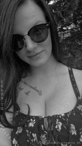 Schaennie_95 nude photo 5
