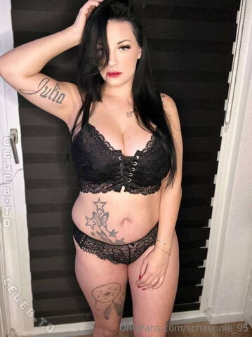 Schaennie_95 nude photo 42