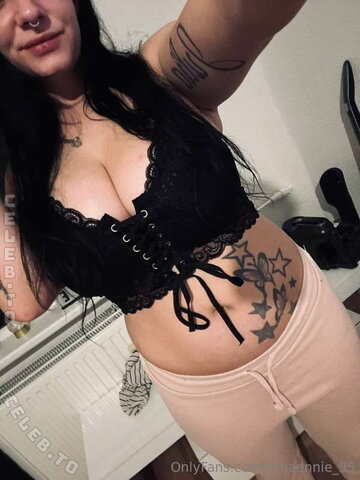 Schaennie_95 nude photo 25