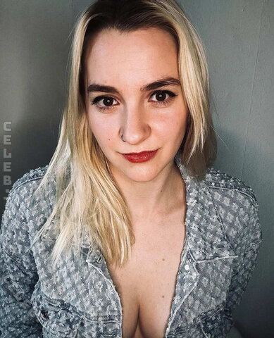 SecretNessi – I am Nessi, 😘 a real mom and the hot MILF next door, whom you will think about at night! 👀🔥