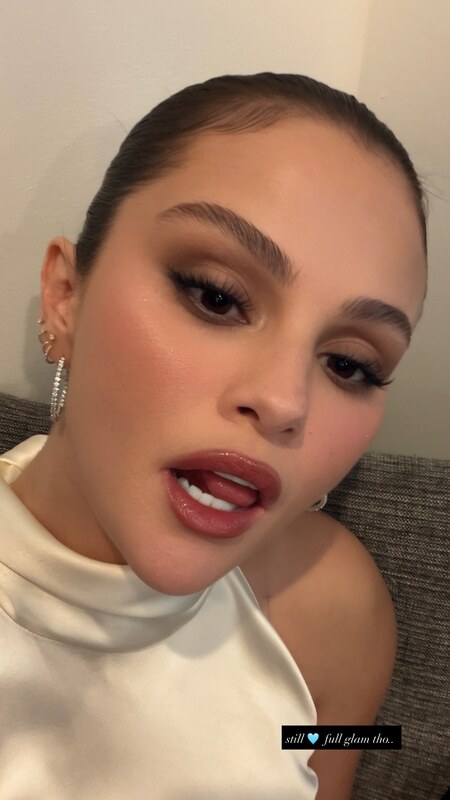 Selena Gomez nude photo 1