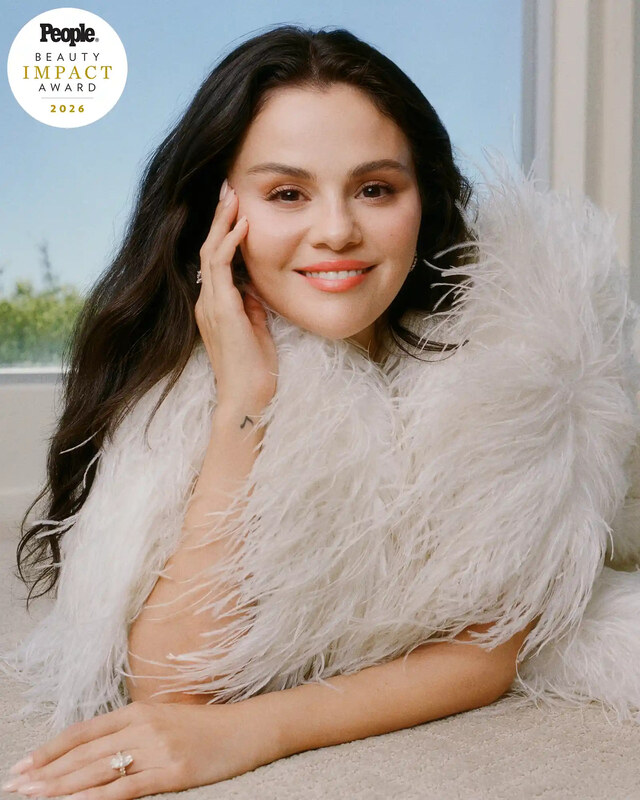 Selena Gomez nude photo 5