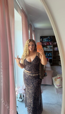 Selfiesandra nude photo 7