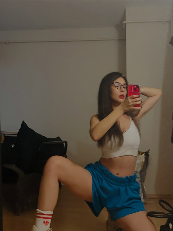 Selin Beytekin nude photo 4
