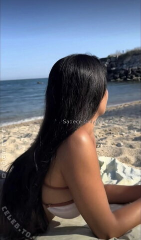 Selin03 – The picture that looks edited in front of the machine… the butt is phenomenal