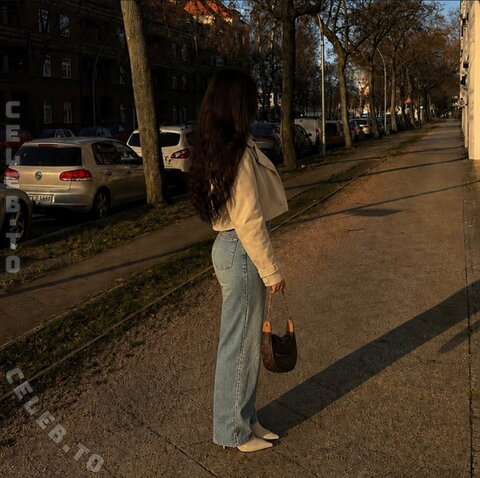 Selin03 – Pictures from her new insta.