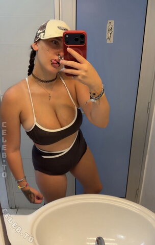 Selina Marie Gigerl Sexy (2 photos)