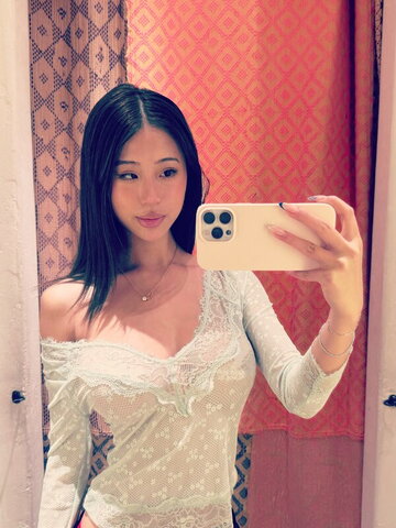 selinaatk nude photo 3