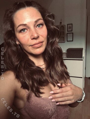 SelinaFit nude photo 2