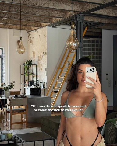 Selinszn_ nude photo 3