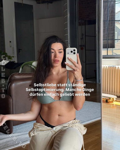 Selinszn_ nude photo 1