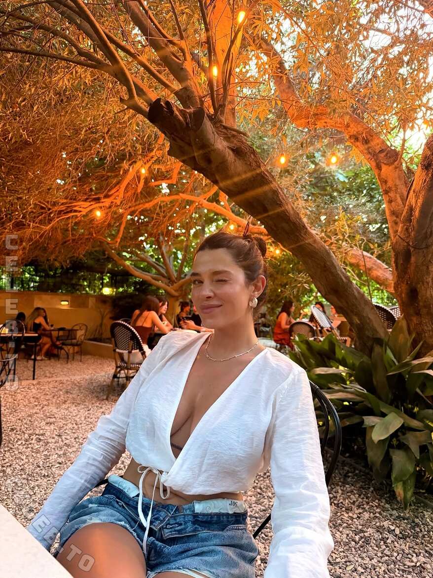 Selinszn_ nude photo 1