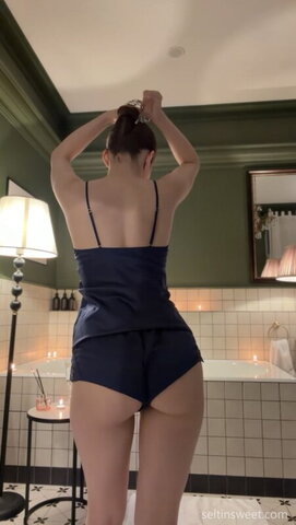Selti nude photo 29