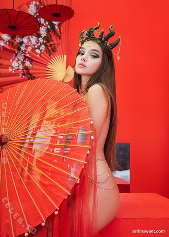 Seltin nude photo 16