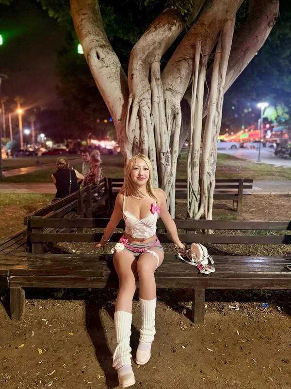Sema nude photo 4
