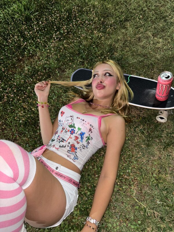 Sema nude photo 10