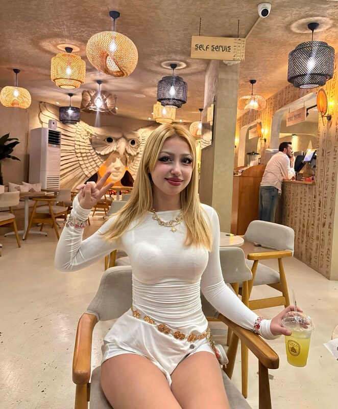Sema nude photo 15