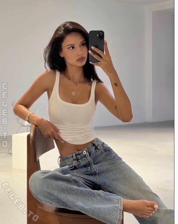 Semra Terzi nude photo 2