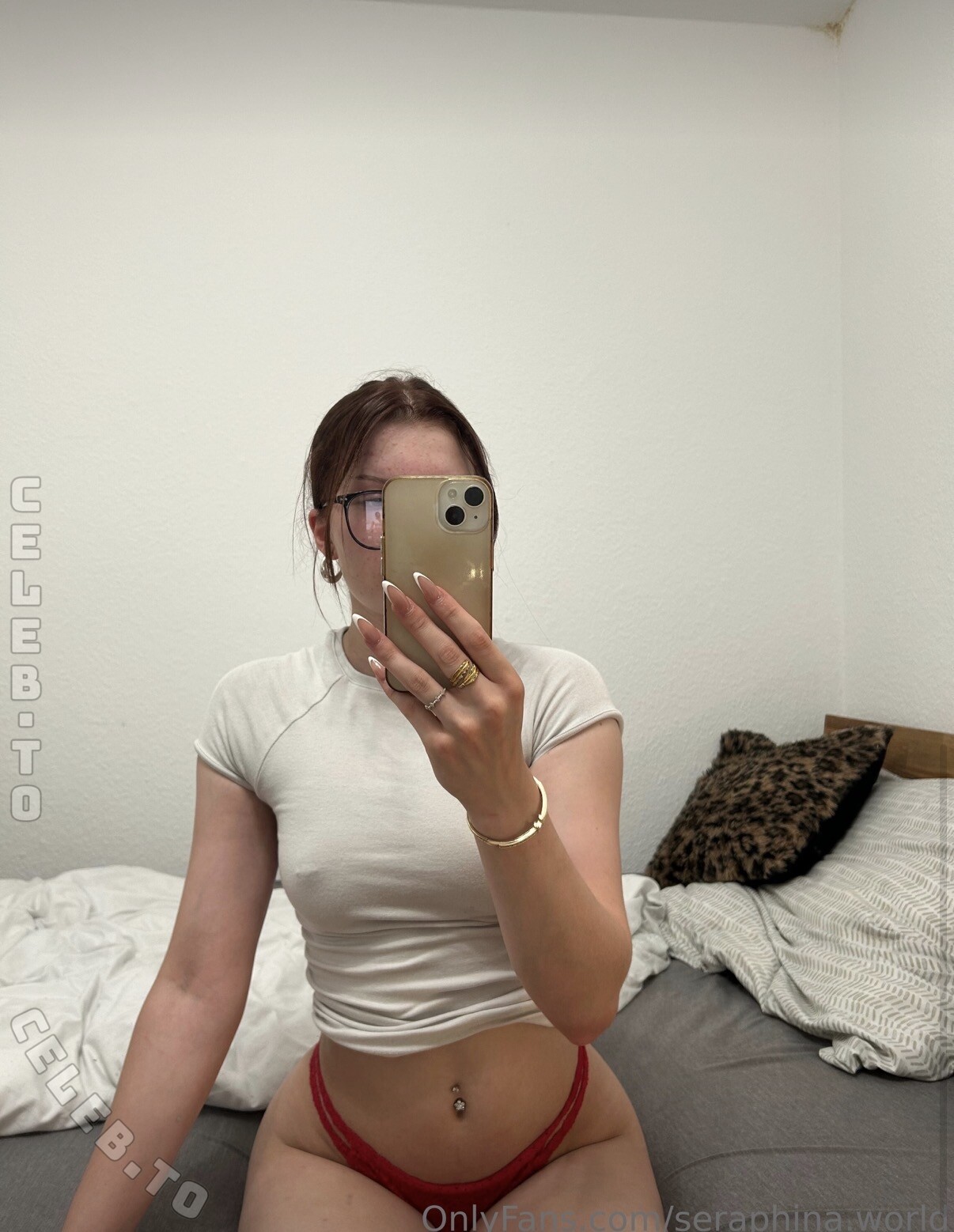 seraphina.world nude photo 2
