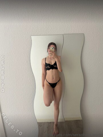 seraphina.world nude photo 29