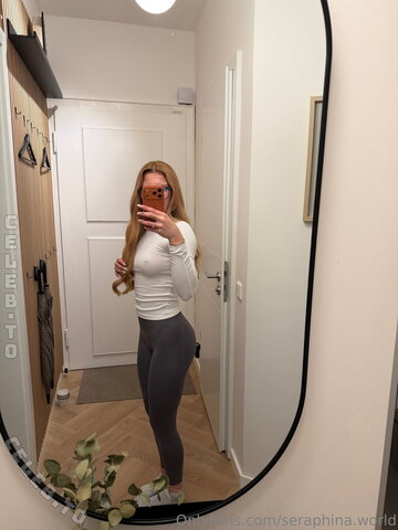 seraphina.world – Hi 😋 from yesterday from the OF feed