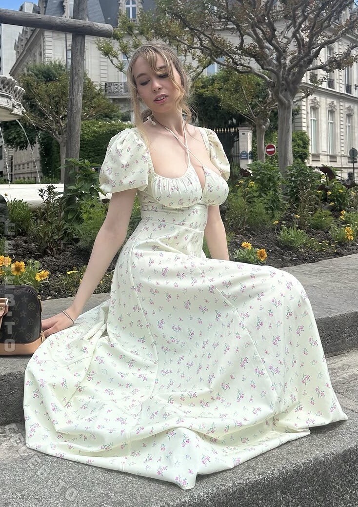 Serena Skybourne nude photo 3