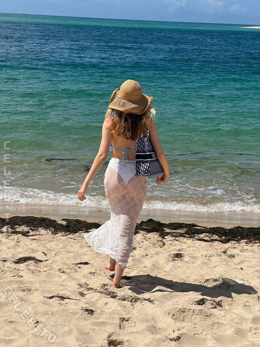 Serena Skybourne nude photo 2
