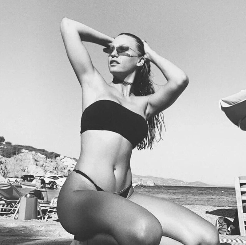 Serenay Sarıkaya nude photo 7
